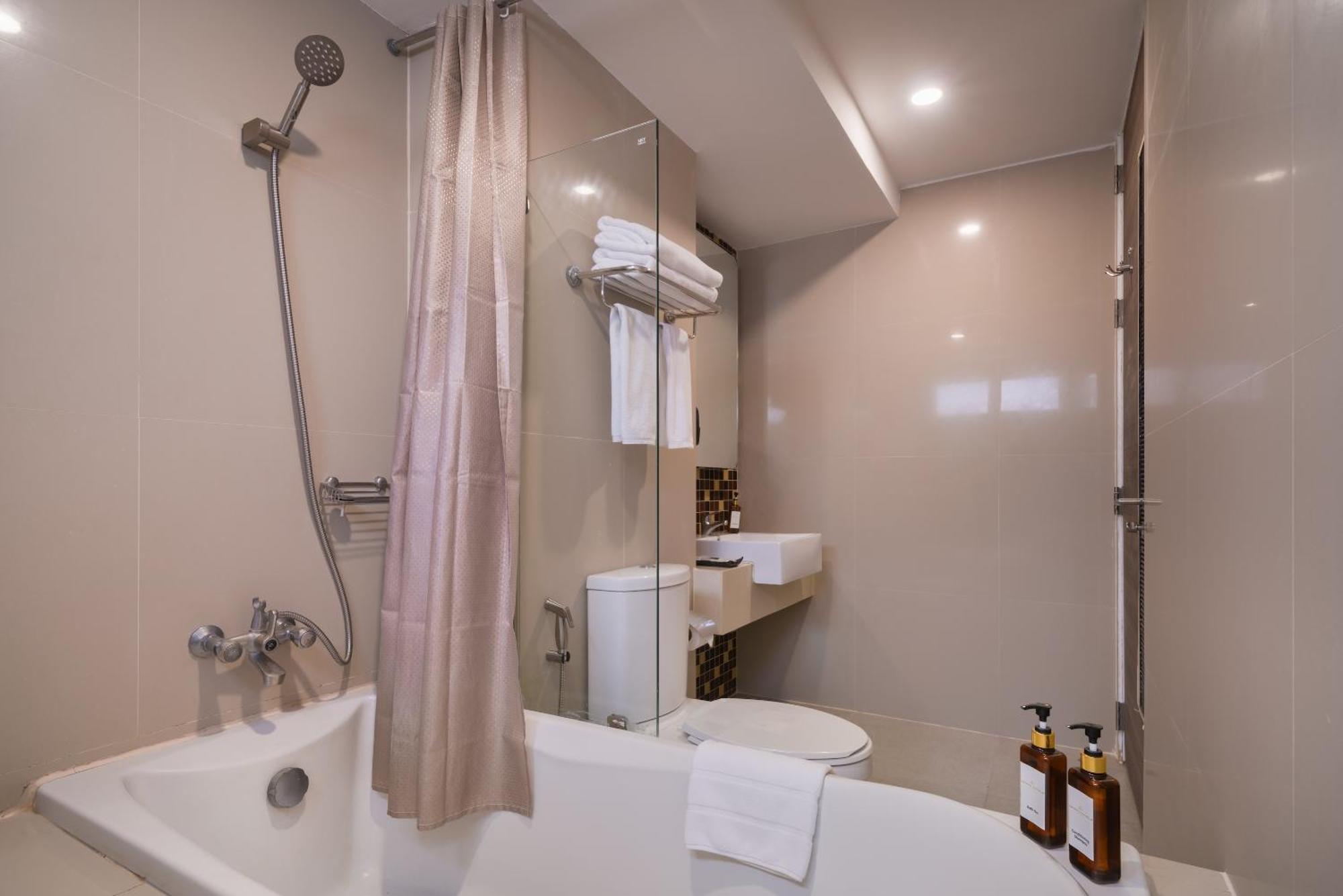 Aspira Suites Sukhumvit 20 Bangkok Ngoại thất bức ảnh